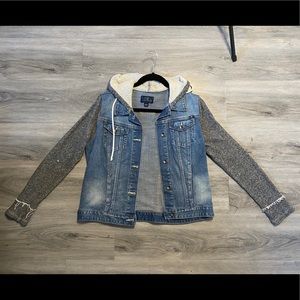 Size L (fits like M) Lucky Brand Jean jacket